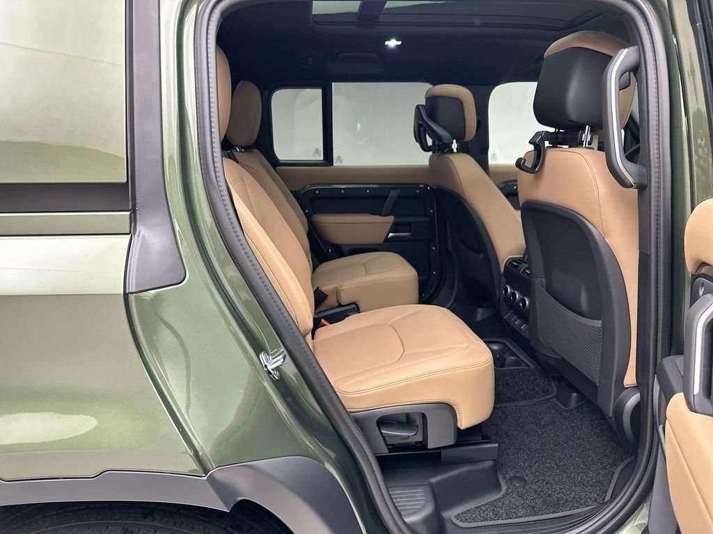 New 2026 Woolstone Green Metallic Land Rover S image 7
