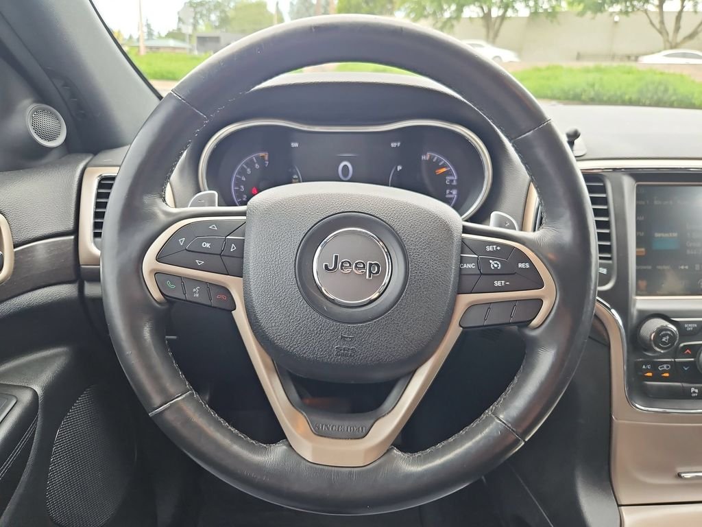 Used 2015 Brilliant Black Crystal Pearlcoat Jeep Altitude image 13