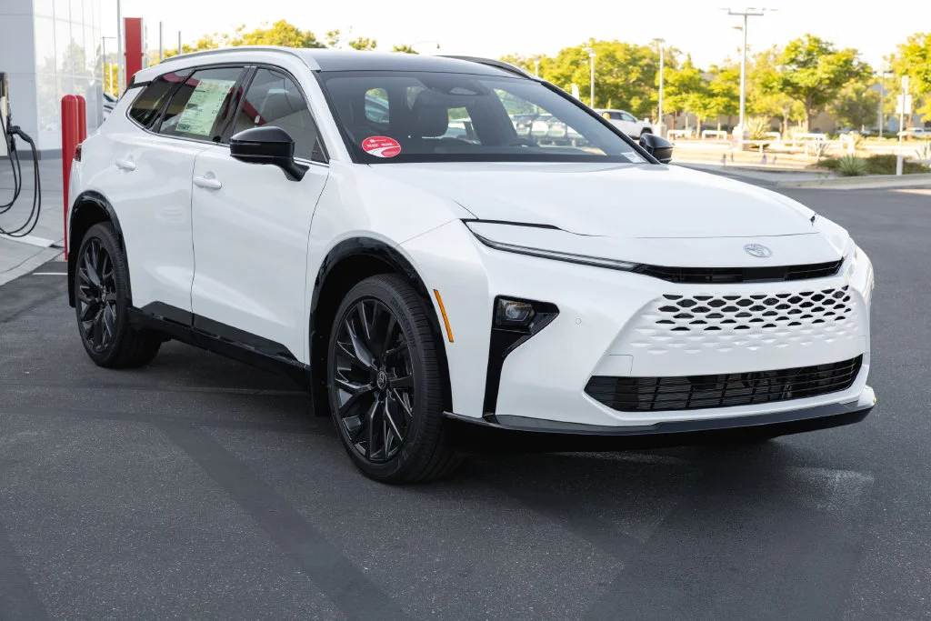 New 2026 Oxygen White <sup>1</sup> Toyota  Limited image 3