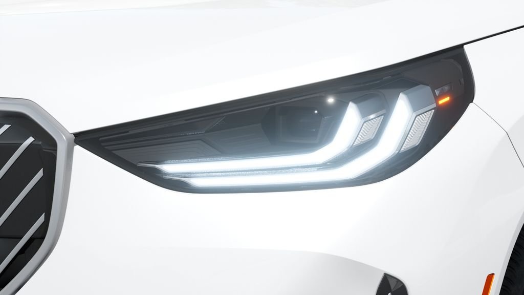 New 2026 Mineral White Metallic BMW 30 xDrive image 31