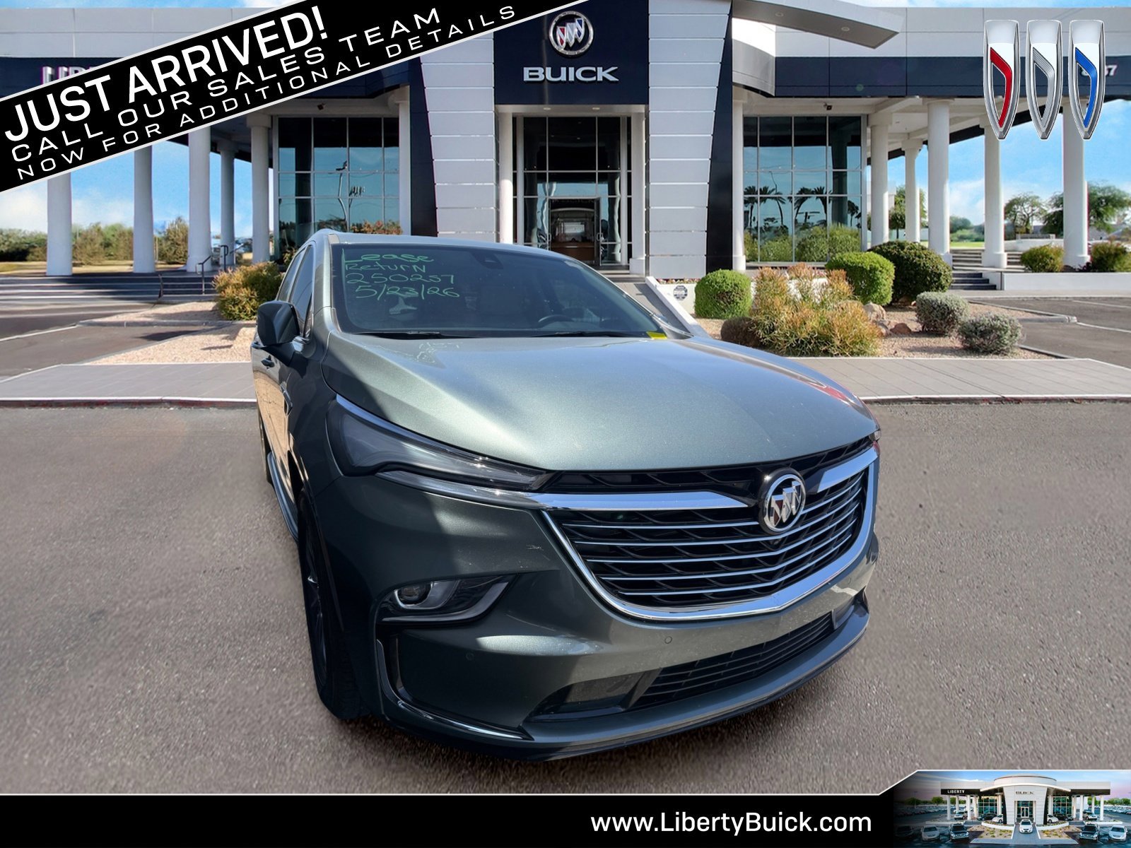 2023 Buick Enclave Essence's photo