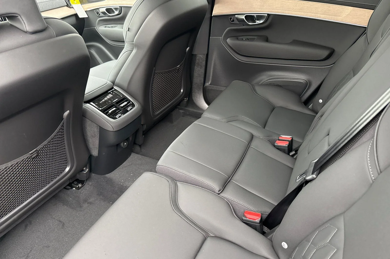 New 2026 Aurora Silver Volvo Plus image 11