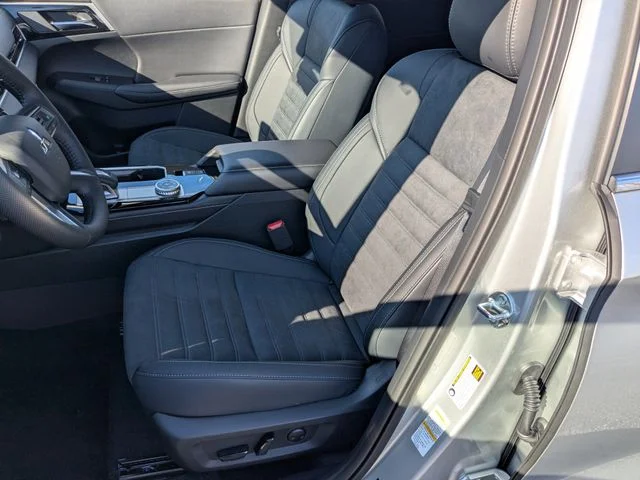 New 2026 Silver Mitsubishi SE image 23