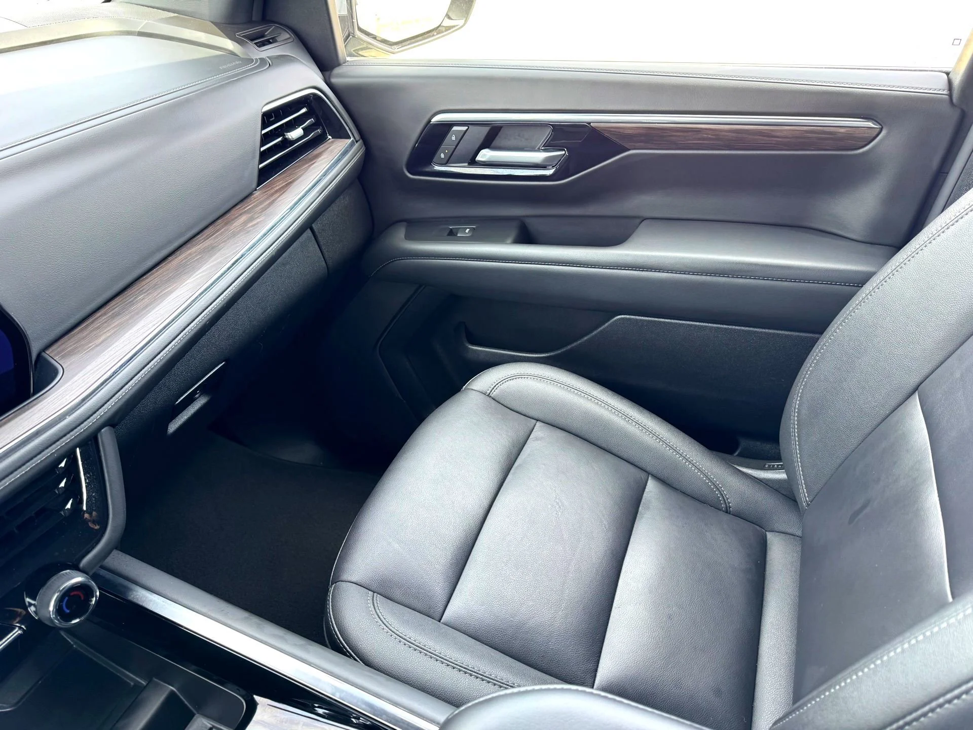 Used 2025 Sterling Gray Metallic Chevrolet Z71 image 31