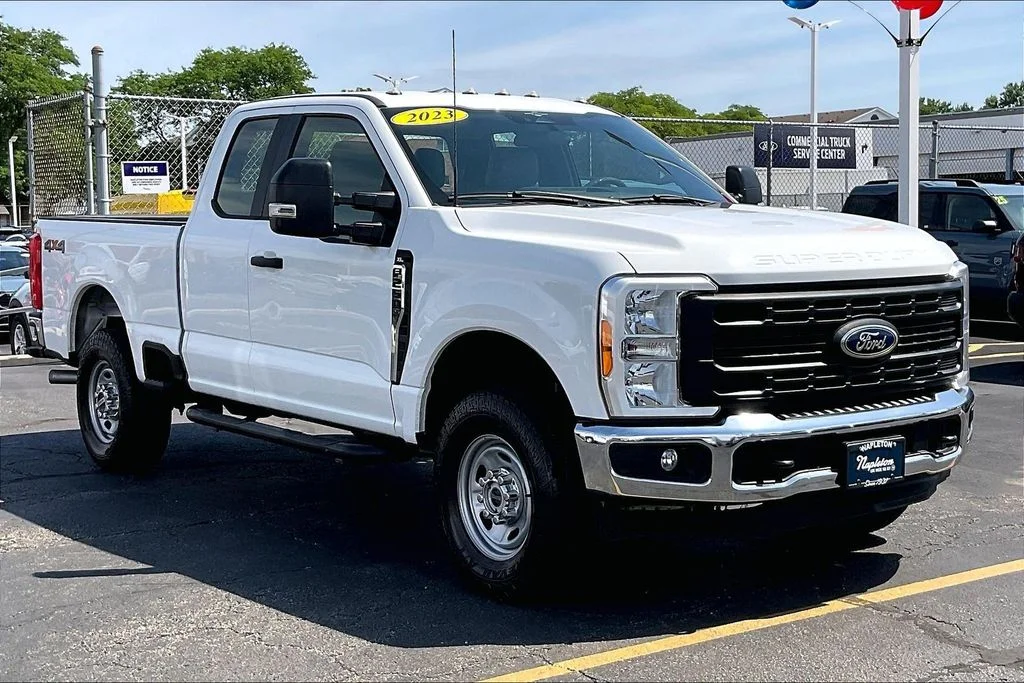 Used 2023 White Ford XL image 34