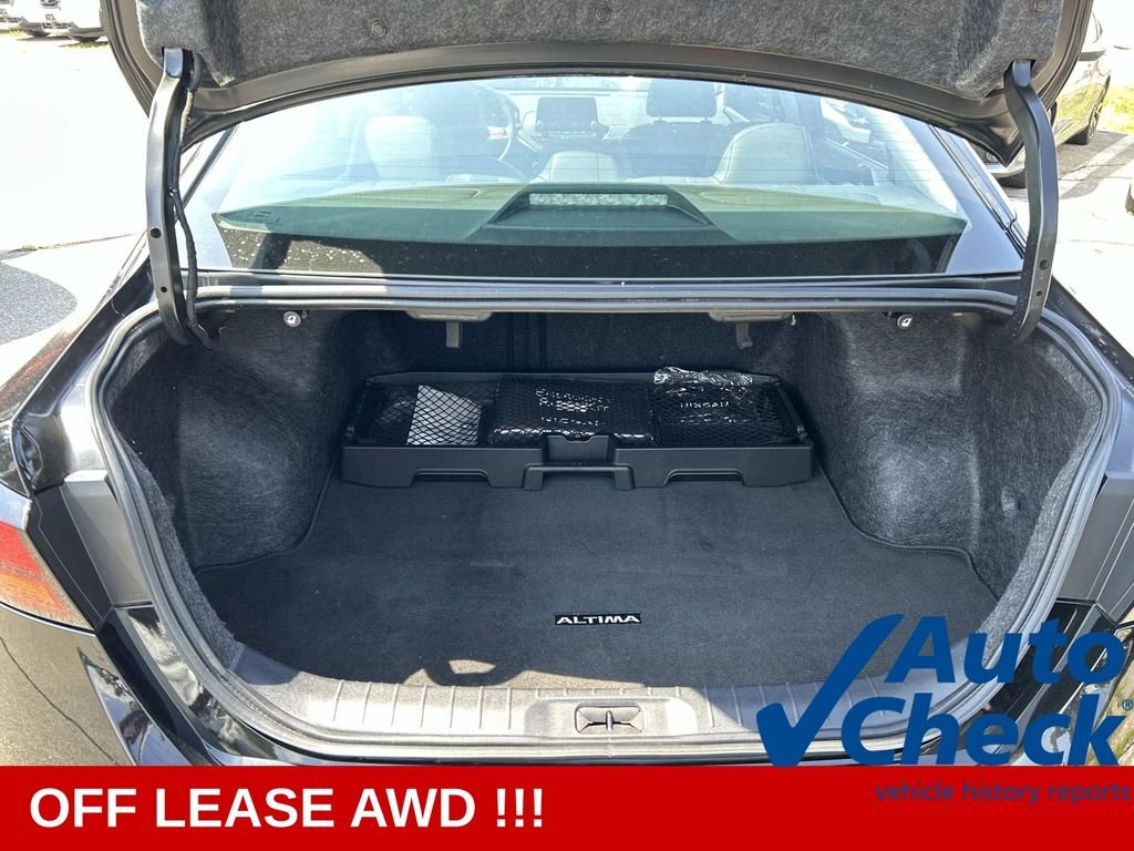 Used 2023 Black Nissan 2.5 SR image 11