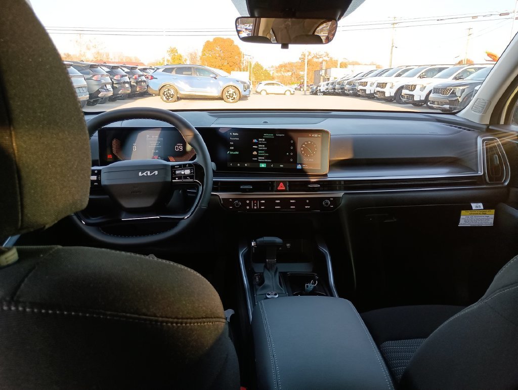 Used 2026 White Kia LX image 10