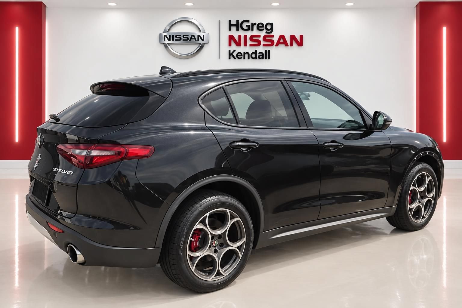 Used 2018 Black Alfa Romeo Base image 4