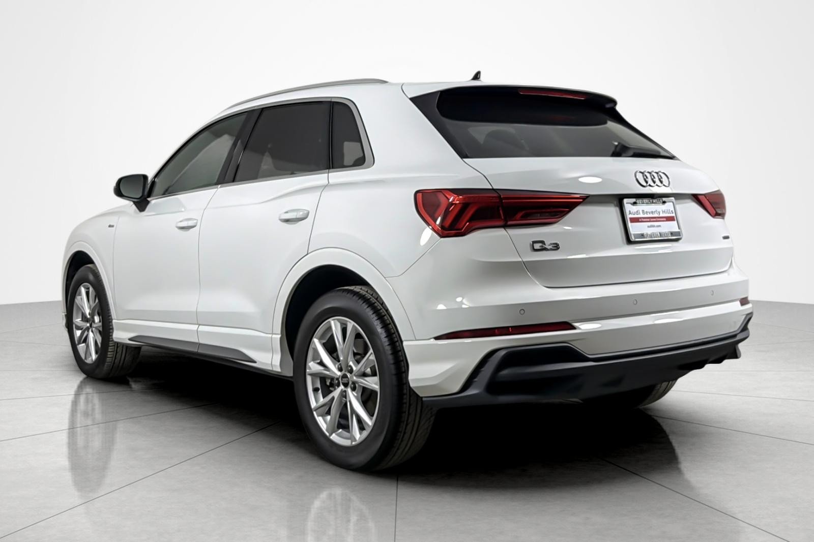 Used 2023 Ibis White Audi S line Premium 45 TFSI quattro image 3