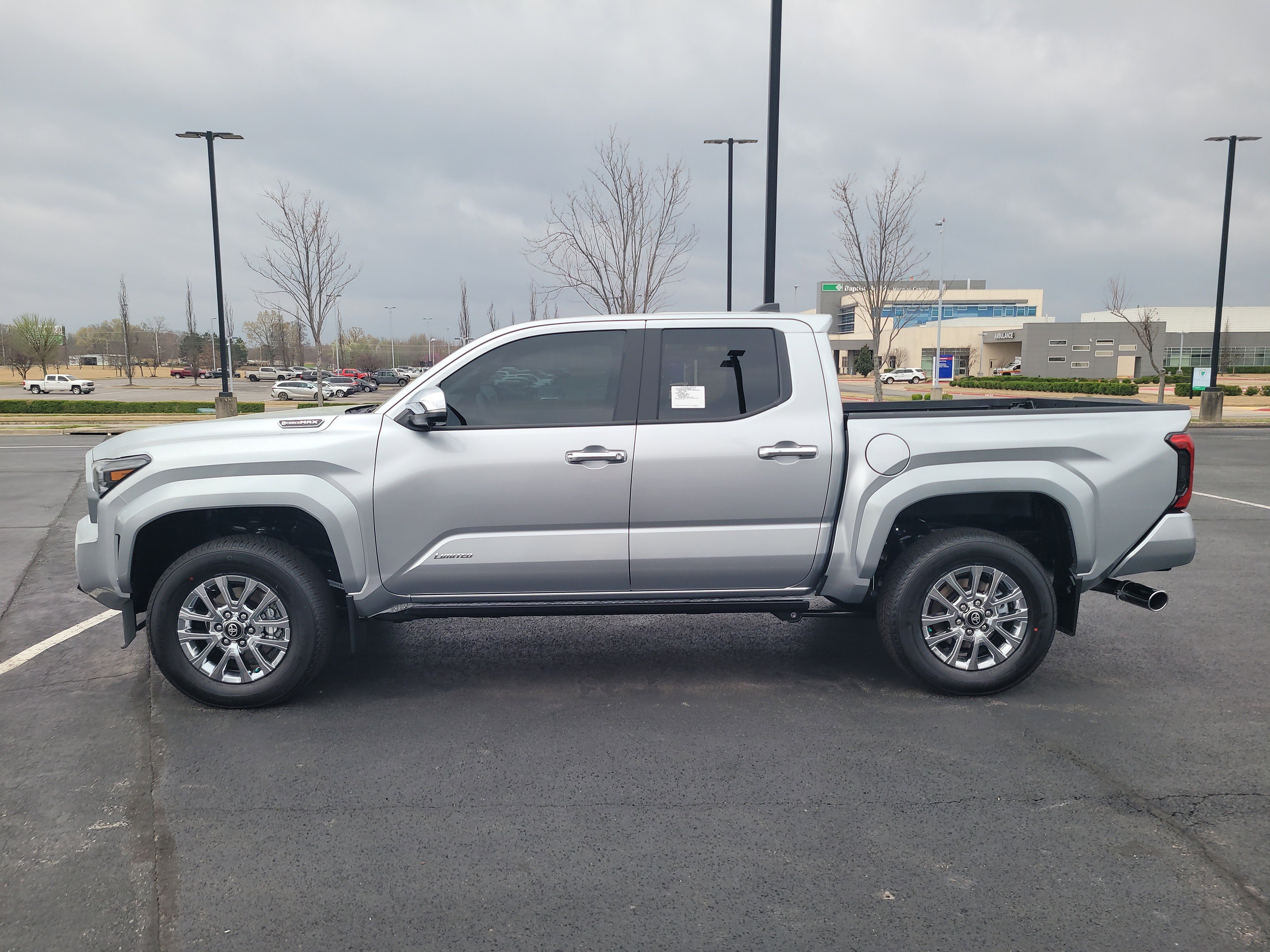 2026 Toyota Tacoma Limited - Photo 8