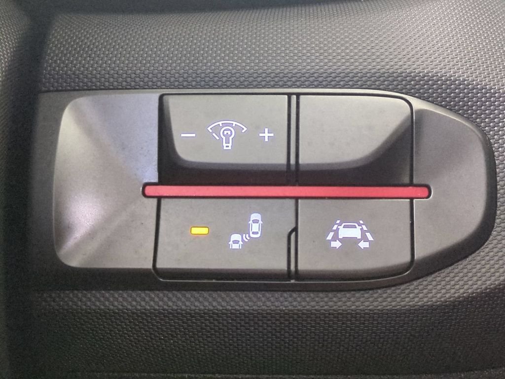 Used 2020 White Hyundai 2.0 Premium image 27