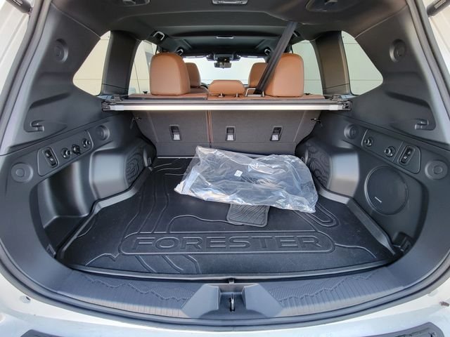 Used 2025 Crystal White Pearl Subaru Touring image 12