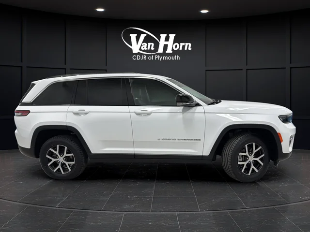 Used 2022 Bright White Clearcoat Jeep Limited image 8