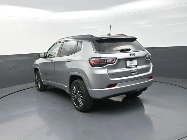Used 2022 Silver Jeep Limited image 7