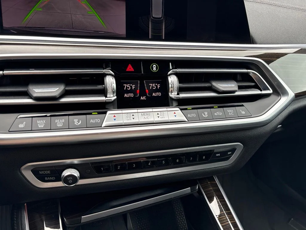 Used 2019 Gray BMW xDrive40i image 21