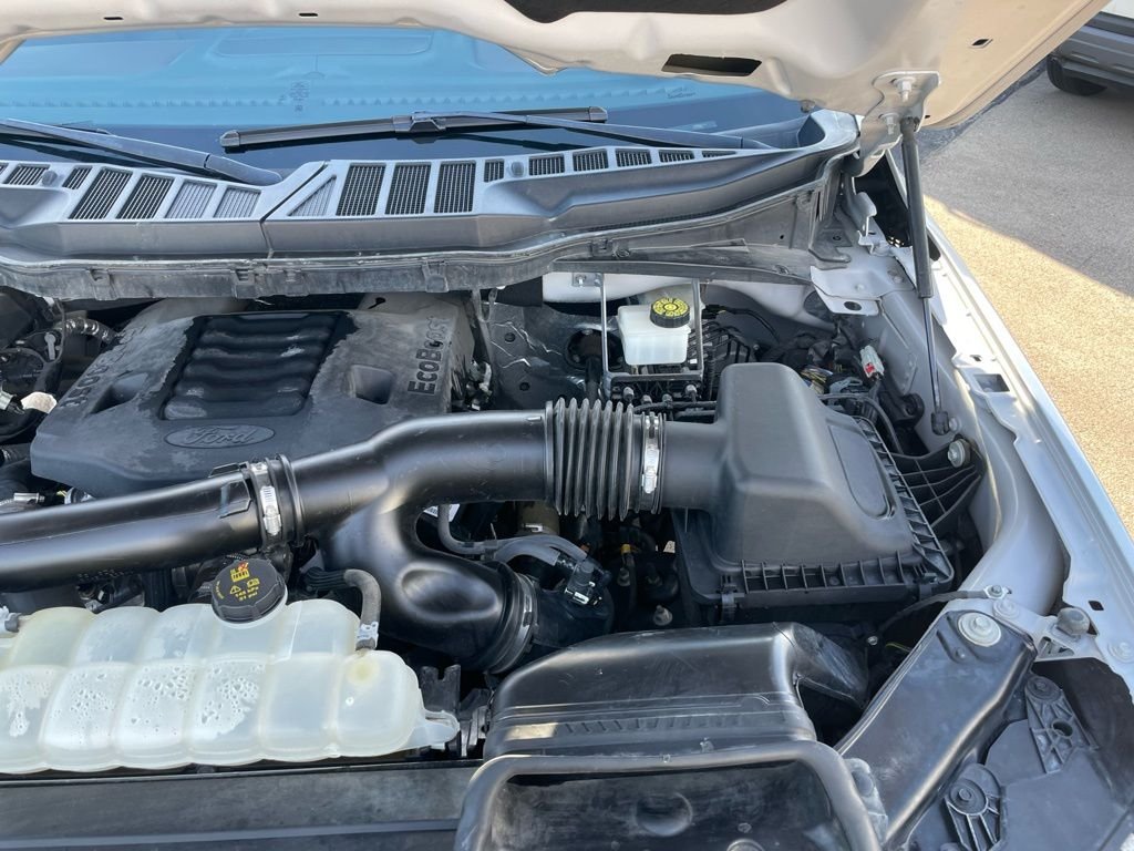 Used 2022 Silver Ford Lariat image 42