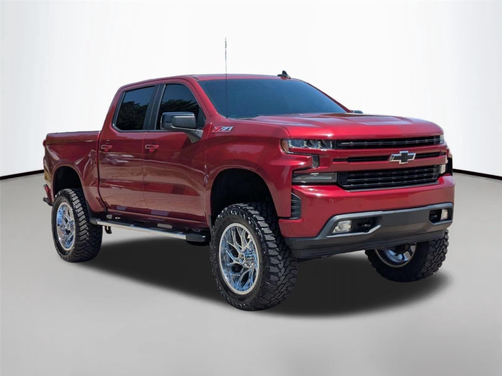 Used 2020 Cajun Red Tintcoat Chevrolet RST image 3