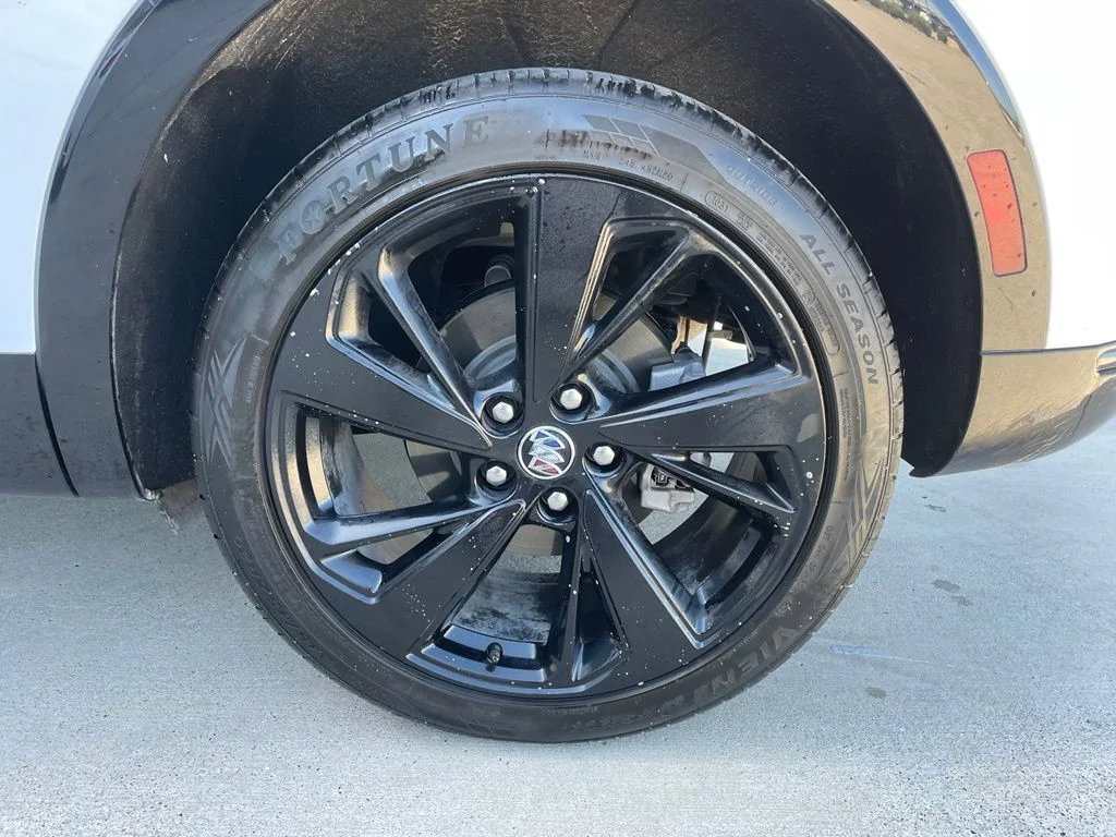 Used 2022 White Buick Preferred image 17