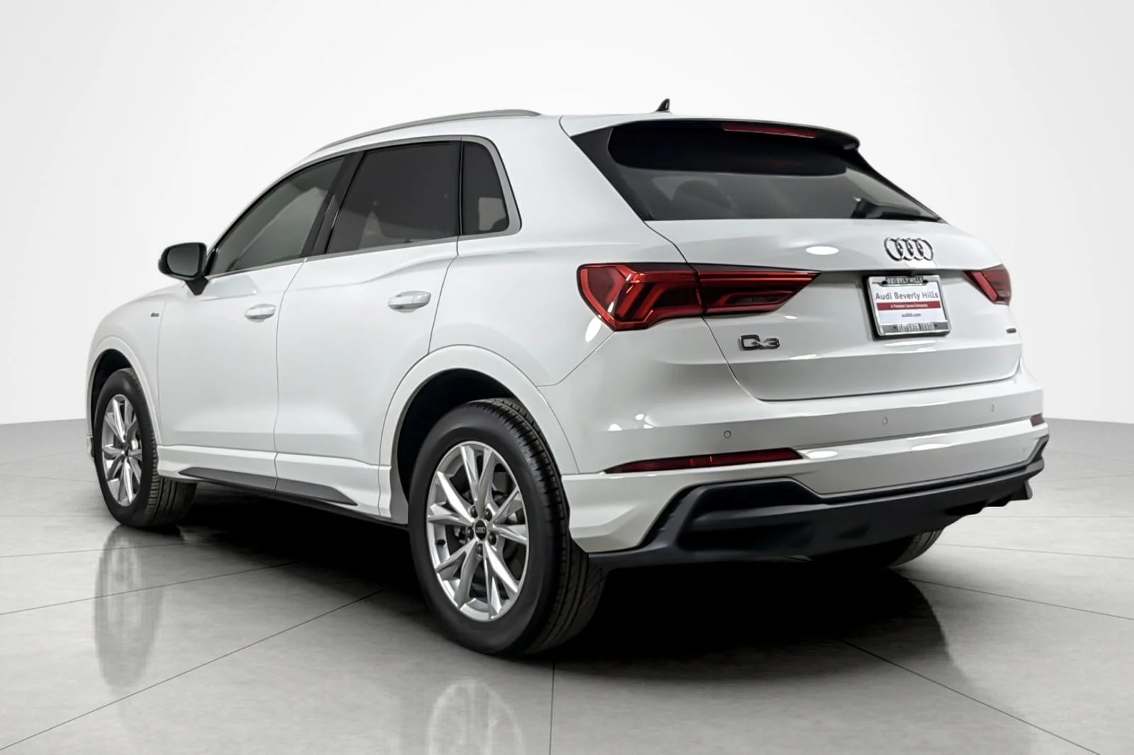 Used 2023 Ibis White Audi S line Premium 45 TFSI quattro image 3