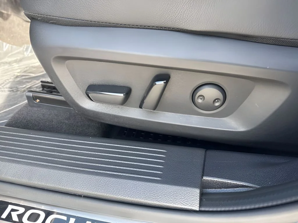 Used 2023 Gray Nissan SL image 10