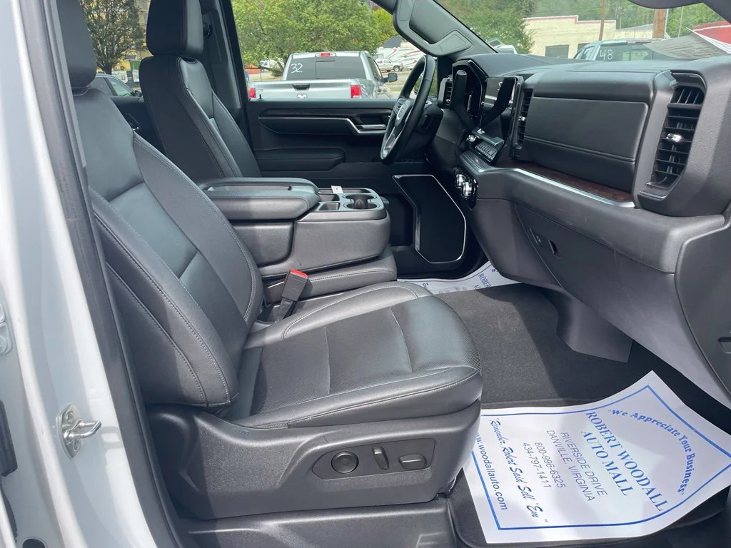 Used 2025 Summit White GMC SLT image 16