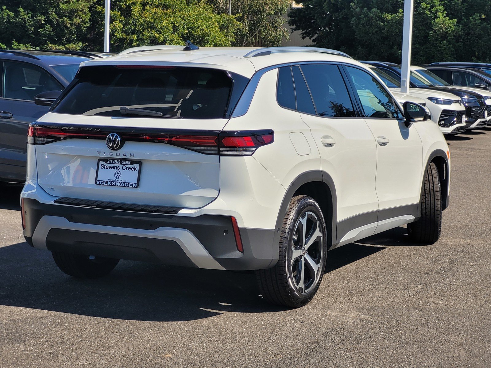 New 2026 White/off-white Volkswagen 2.0T SE image 4