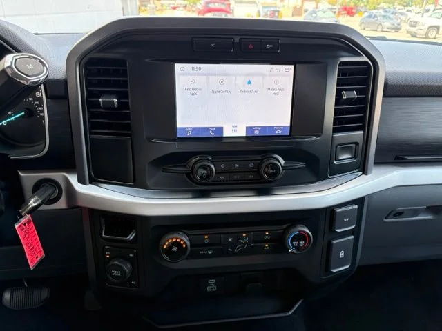 Used 2022  Ford XL image 16