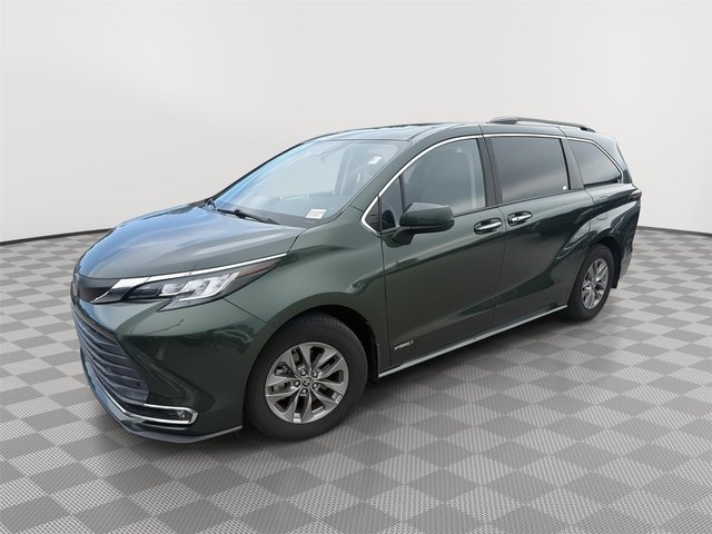 2021 Toyota Sienna XLE 7-Passenger