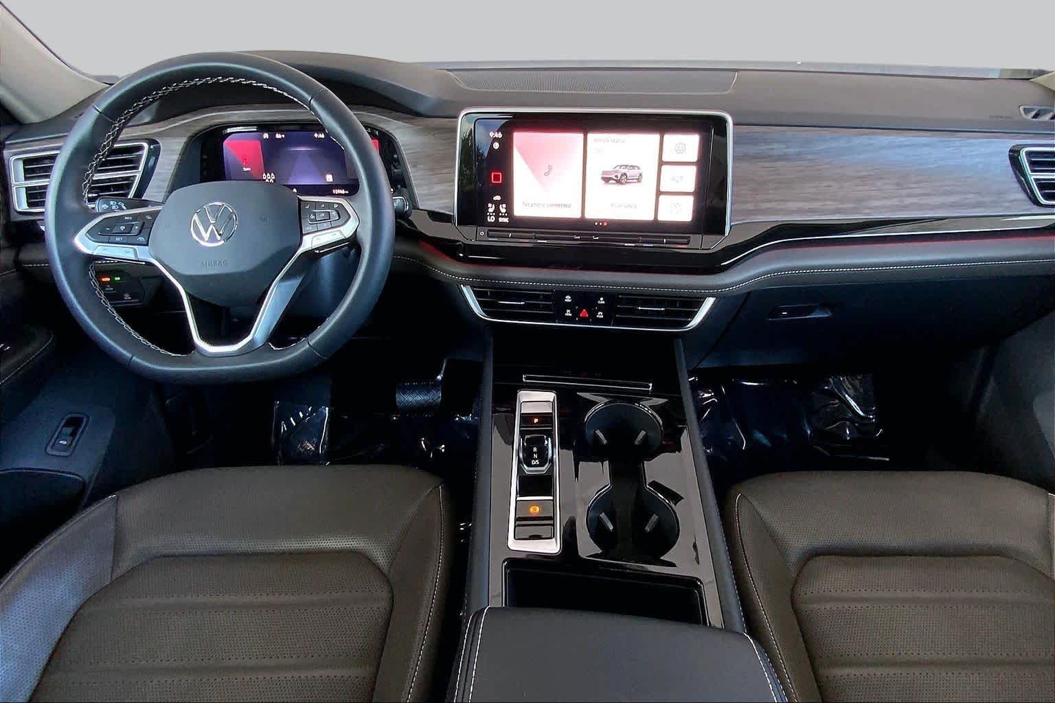 Used 2025 Opal White Pearl Volkswagen 2.0T SEL image 16