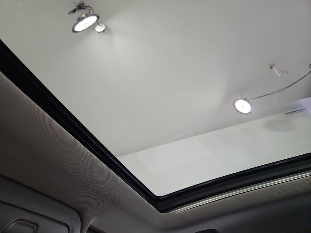 Used 2020 Summit White Chevrolet Premier image 22
