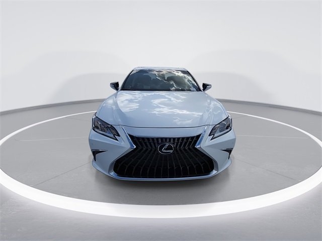 2025 Lexus ES 350 - Photo 3