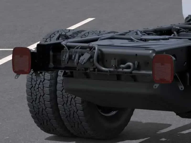 New 2026 Summit White Chevrolet Work Truck image 25