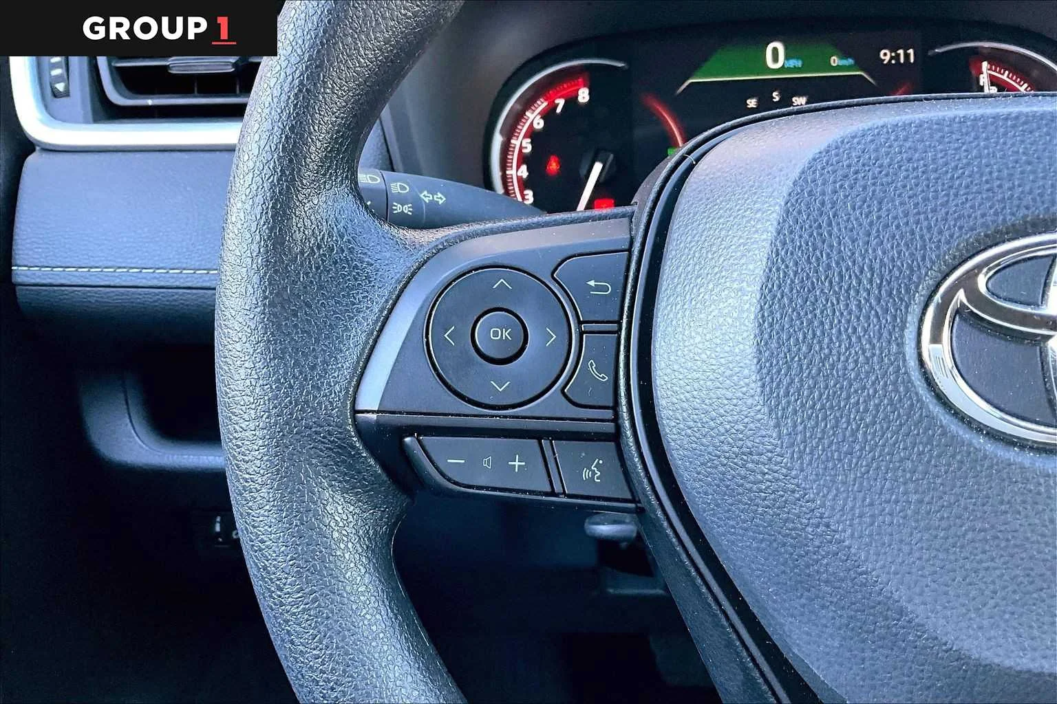 2025 Toyota RAV4 LE - Photo 24