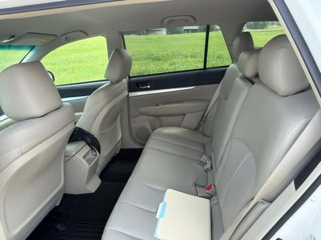 Used 2013 White Subaru 2.5i Premium image 9