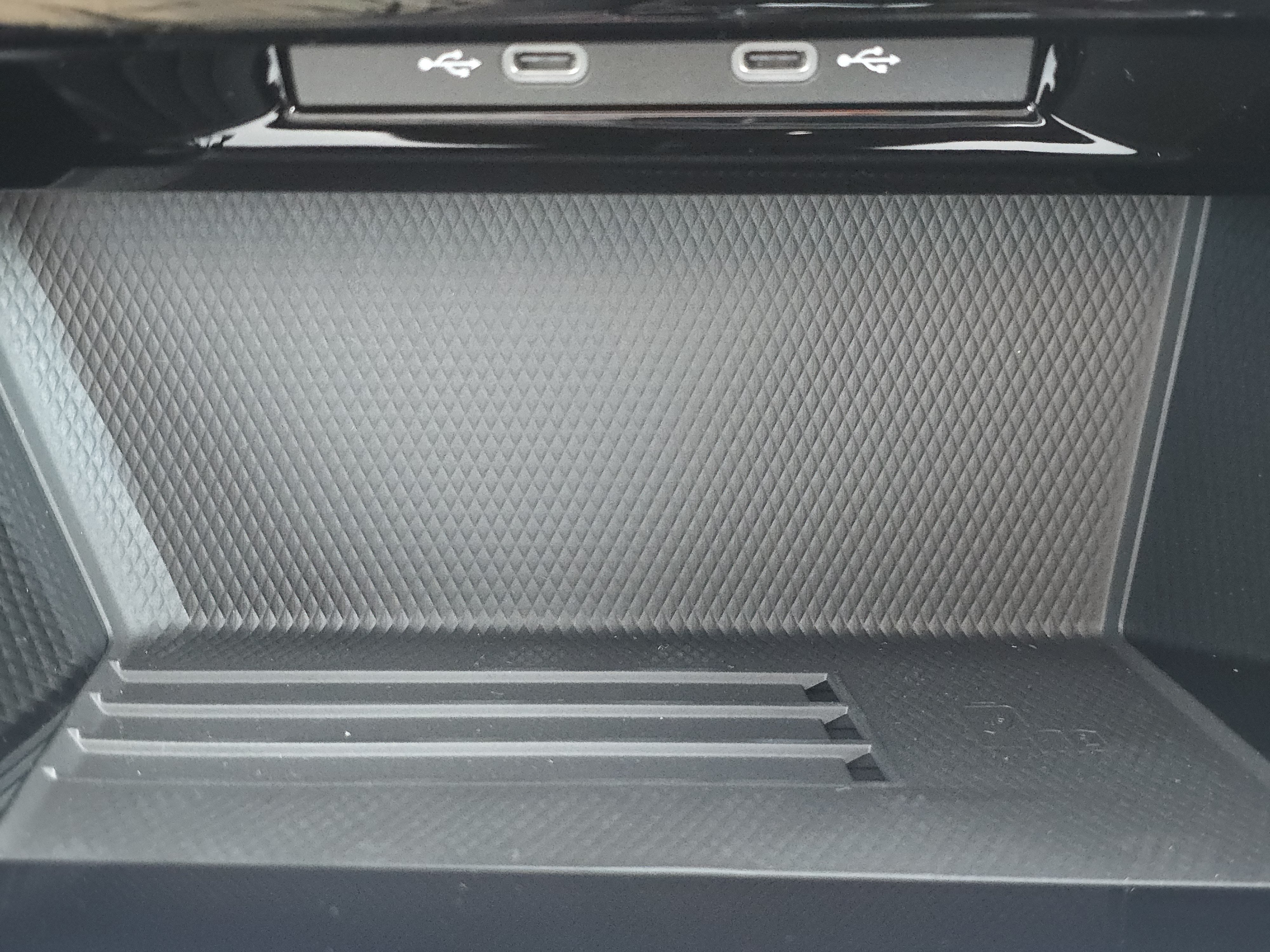 New 2026 Alpine Silver Metallic Volkswagen SE image 13