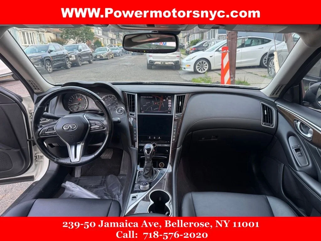 Used 2018 White INFINITI 3.0t LUXE image 33