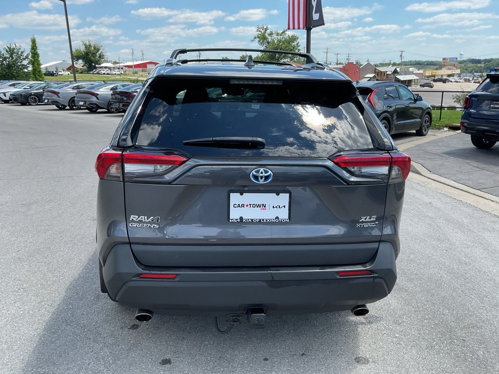 Used 2022 Magnetic Gray Metallic Toyota Hybrid XLE image 9