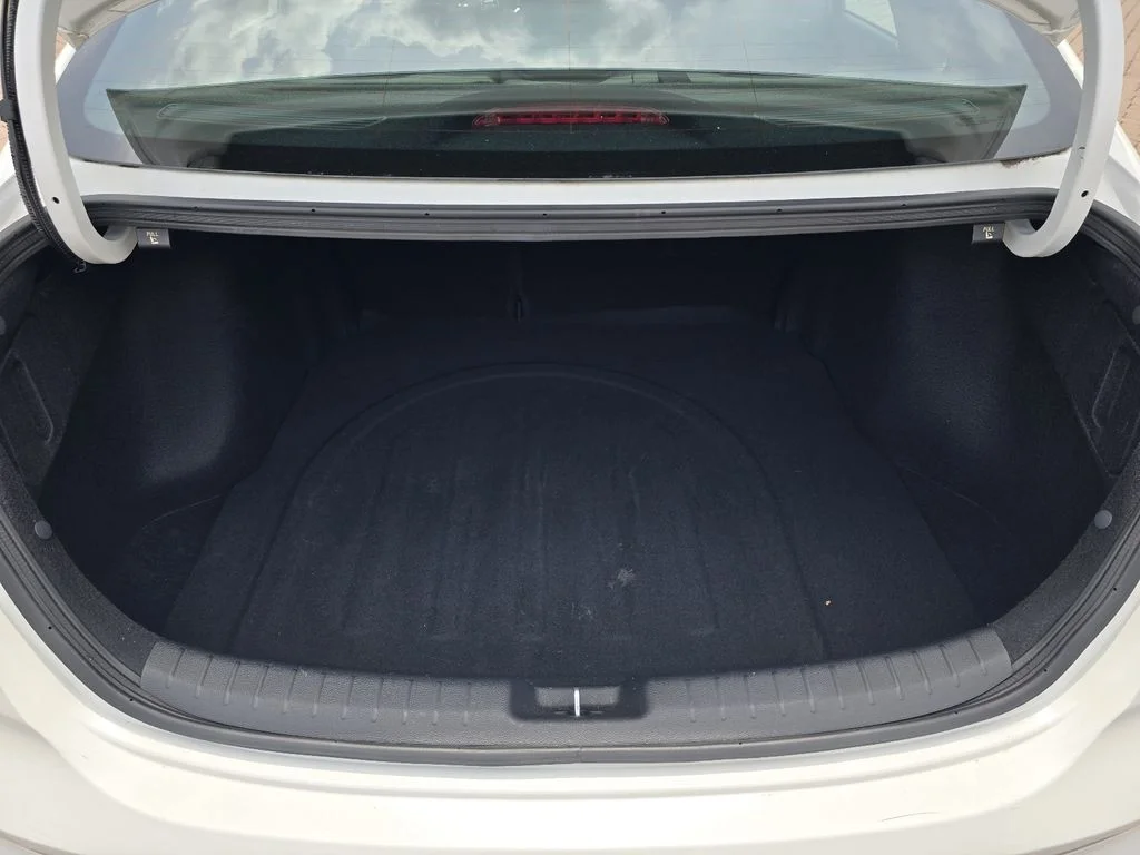 Used 2024 Snow White Pearl Kia GT image 25