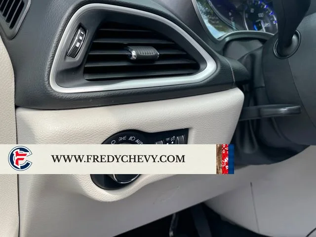 Used 2023 White Chrysler Touring L image 35
