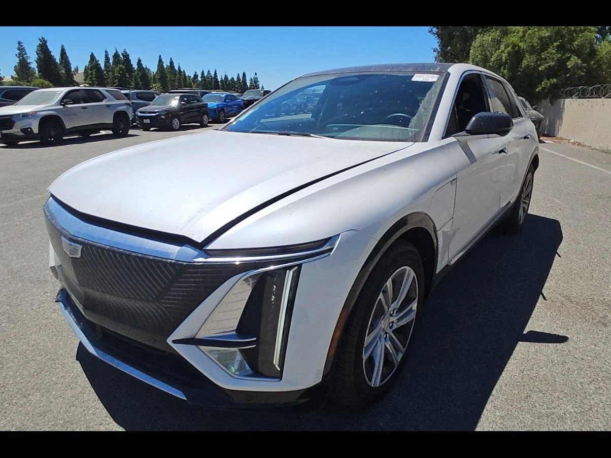 Used 2024 Crystal White Tricoat Cadillac Tech image 1