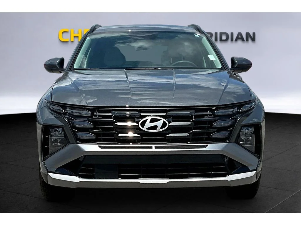 Used 2025  Hyundai SEL image 3