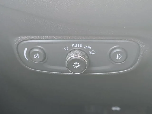 Used 2020 White Chevrolet LT image 20