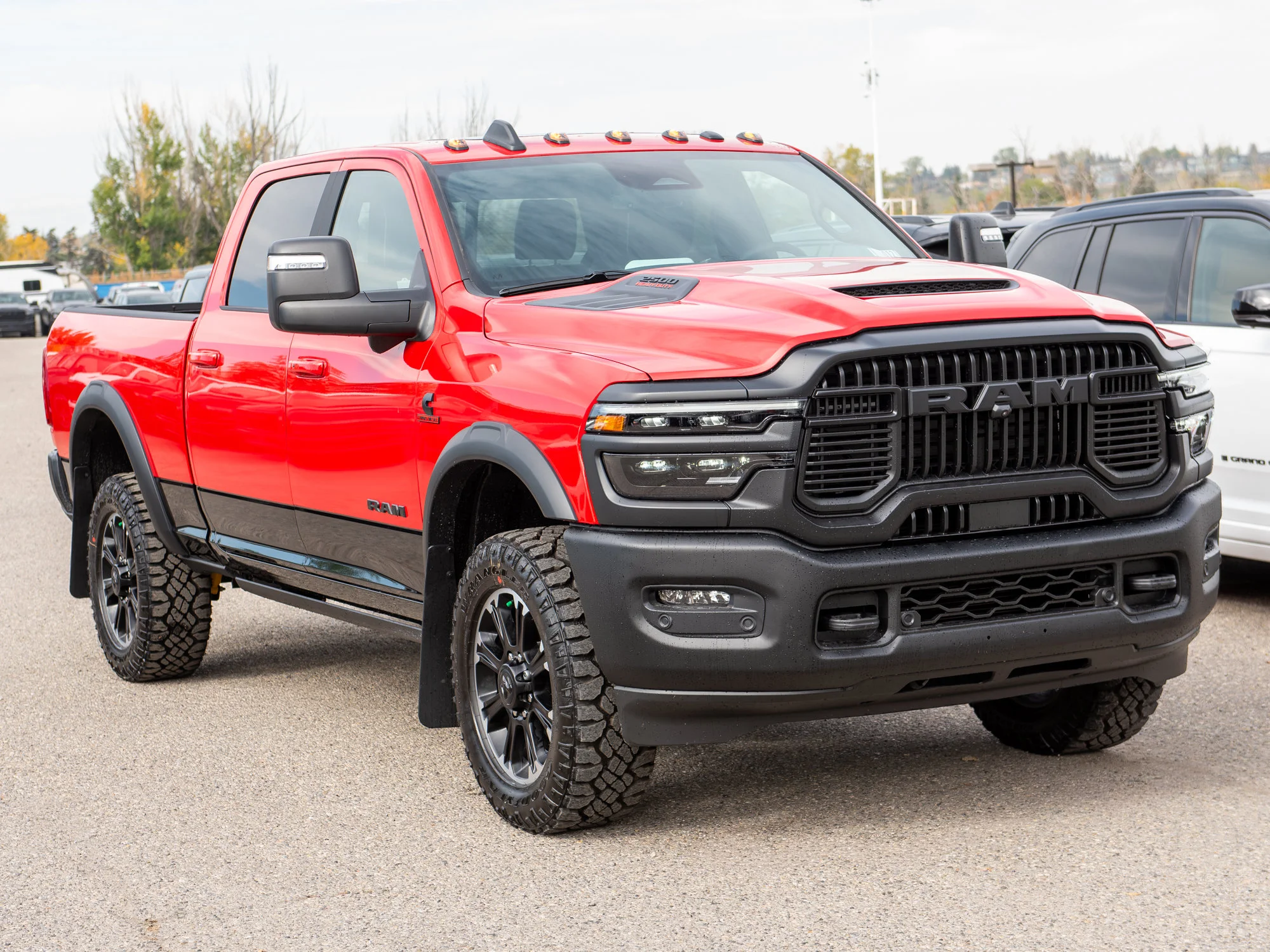 New 2027 Red RAM Rebel* Crew Cab 4x4, Sunroof, Locking Rear Diff, Passenger Screen, Towing Tech Group image 12