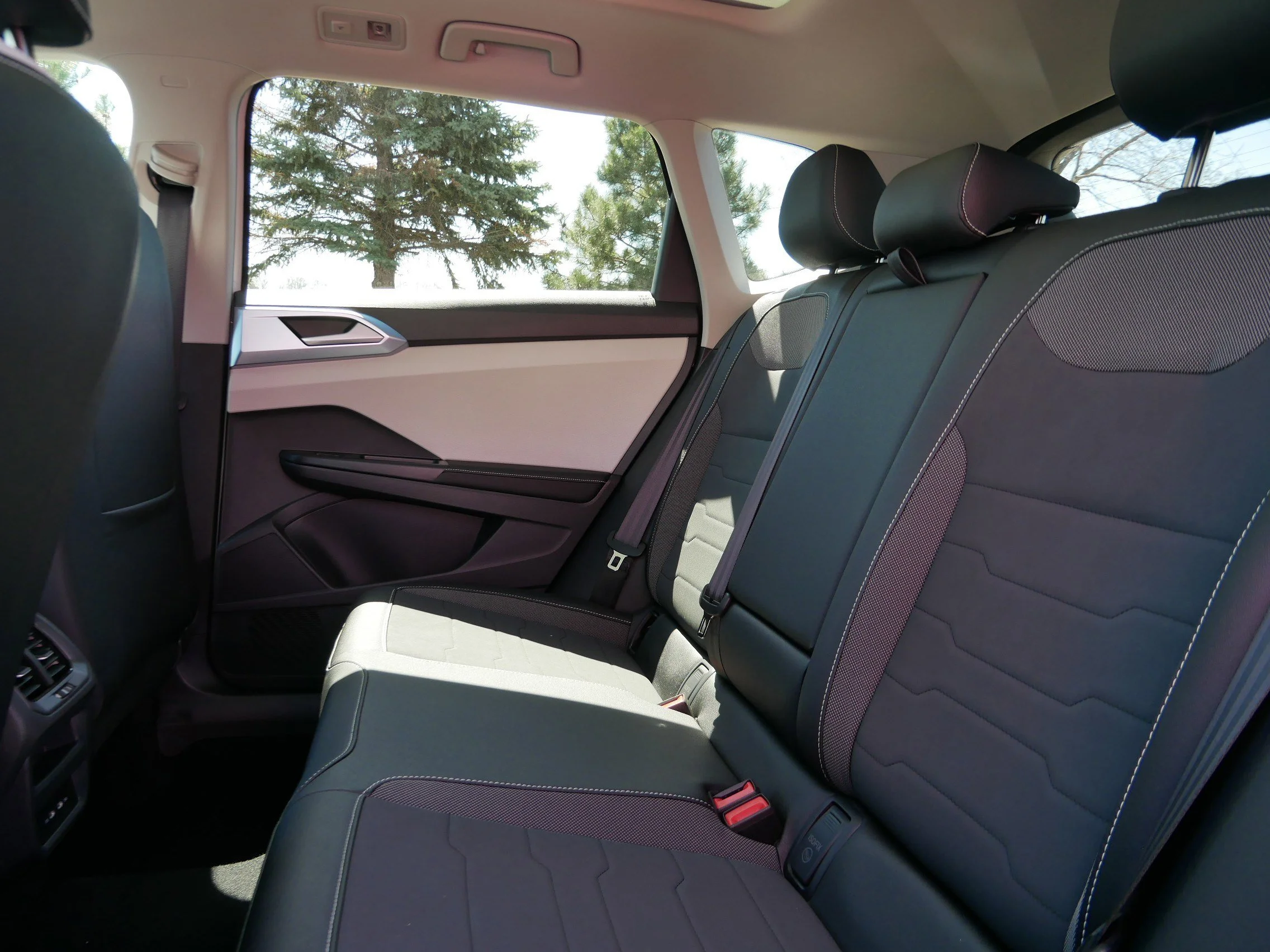 New 2026 Pure White Volkswagen SE image 5