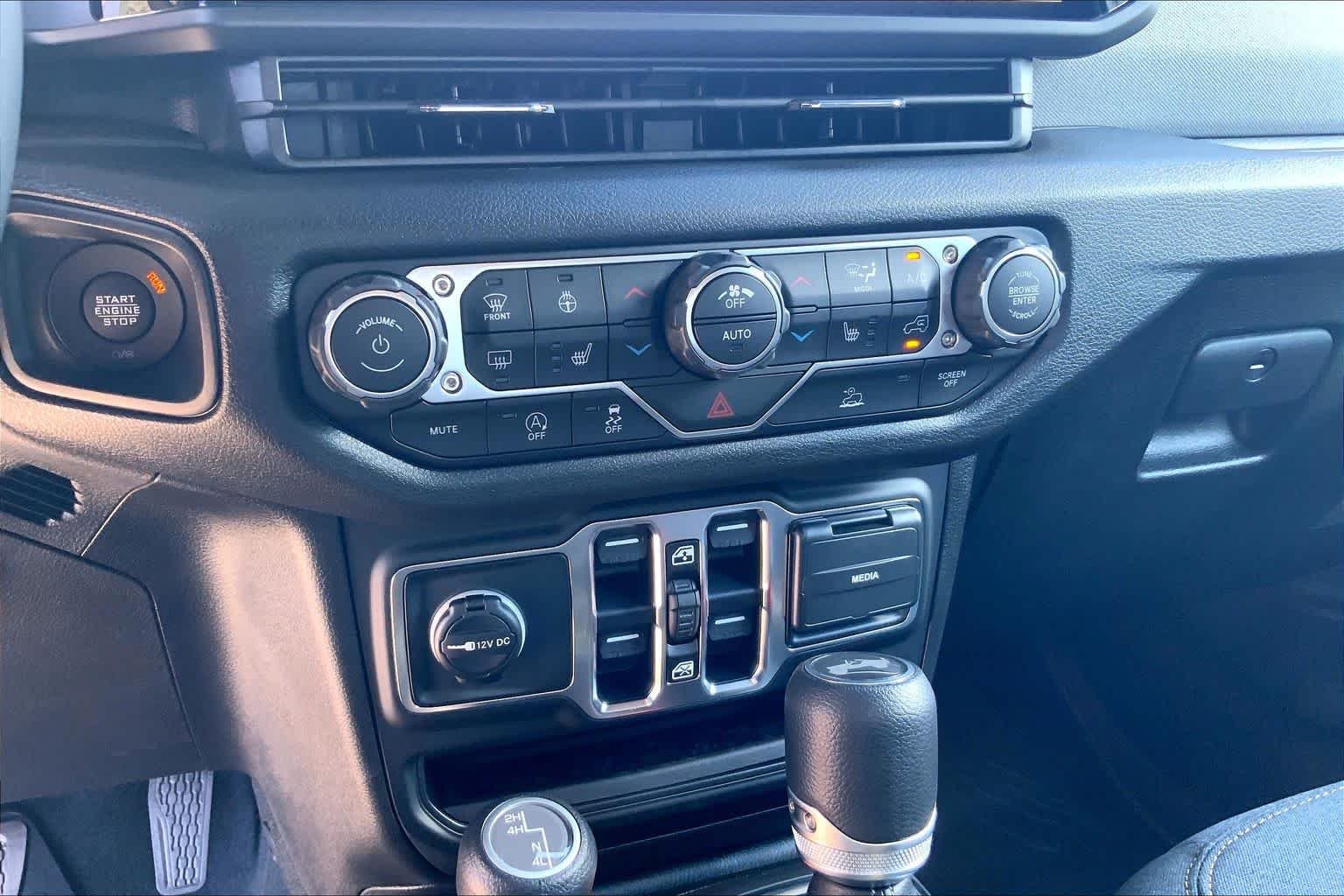 New 2026 Reign Exterior Paint Jeep Sport S image 18