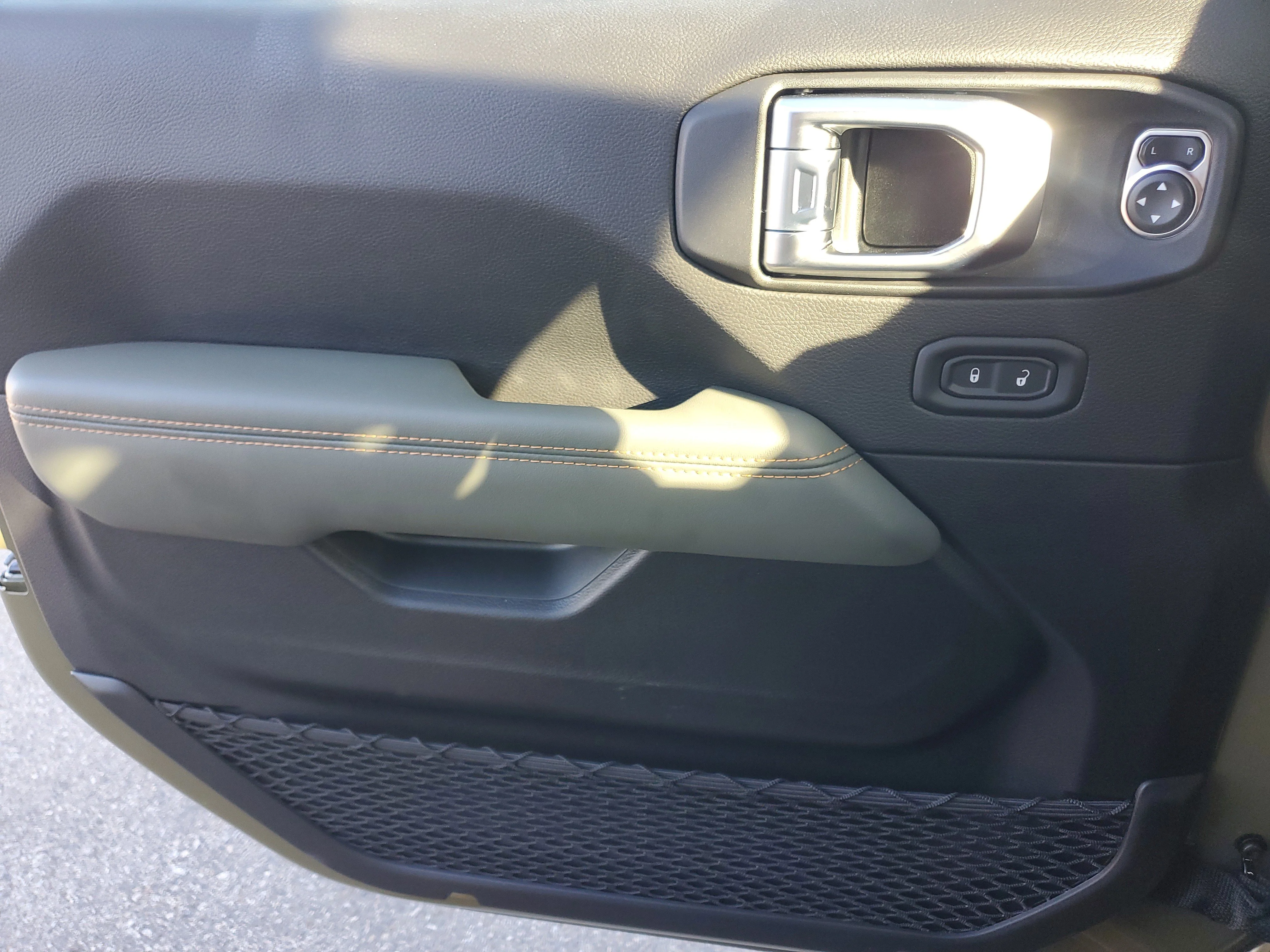 New 2026 41 Exterior Paint Jeep Mojave X image 25