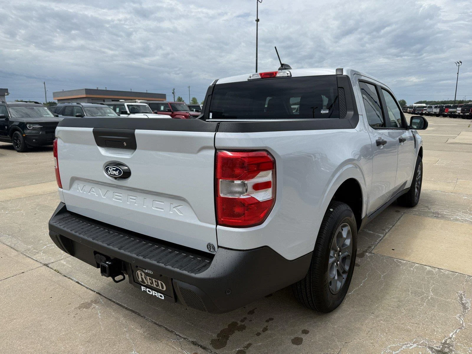 New 2026 Space White Metallic Ford XLT image 9