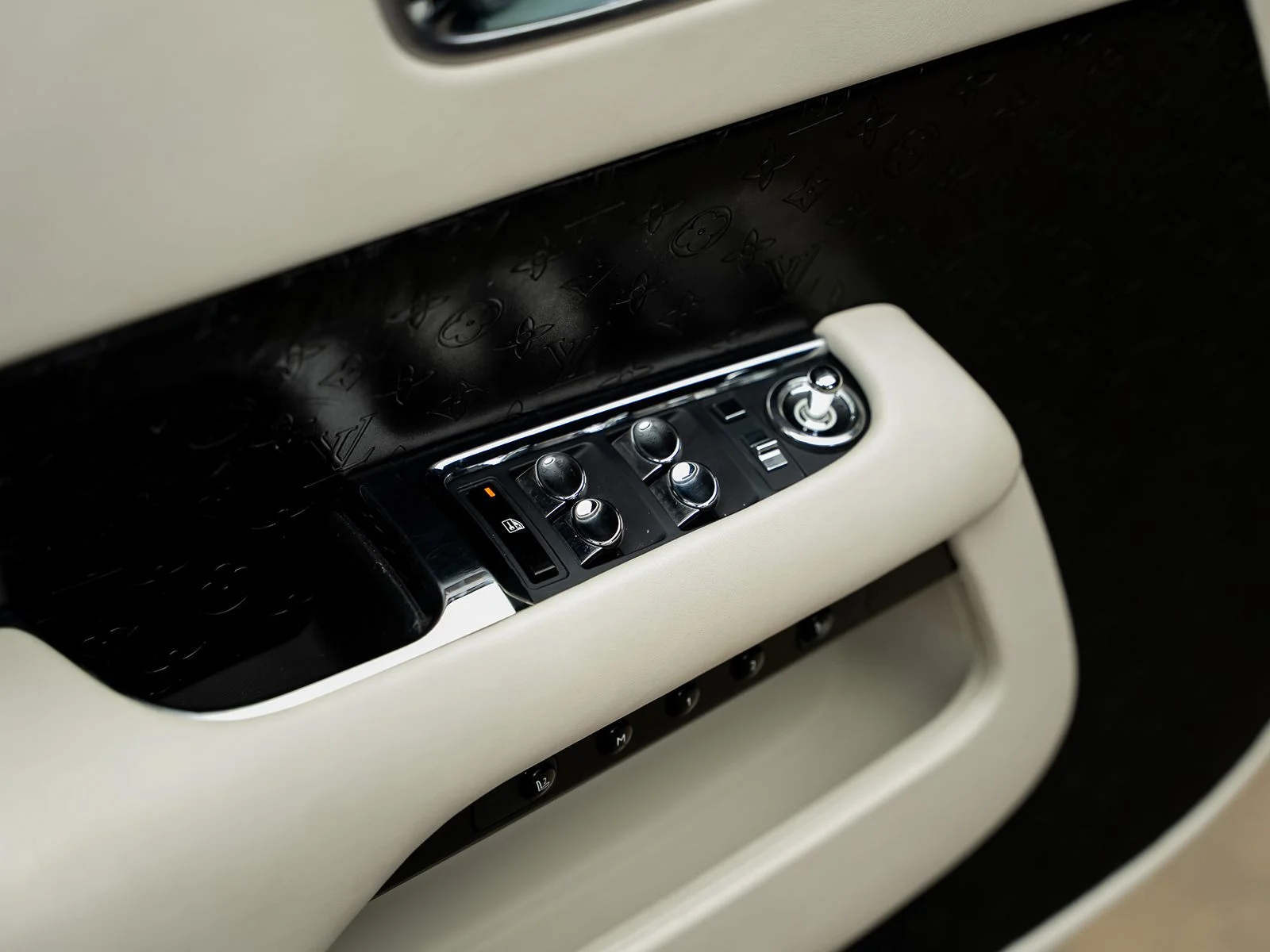 Used 2017 White Rolls-Royce Base image 65