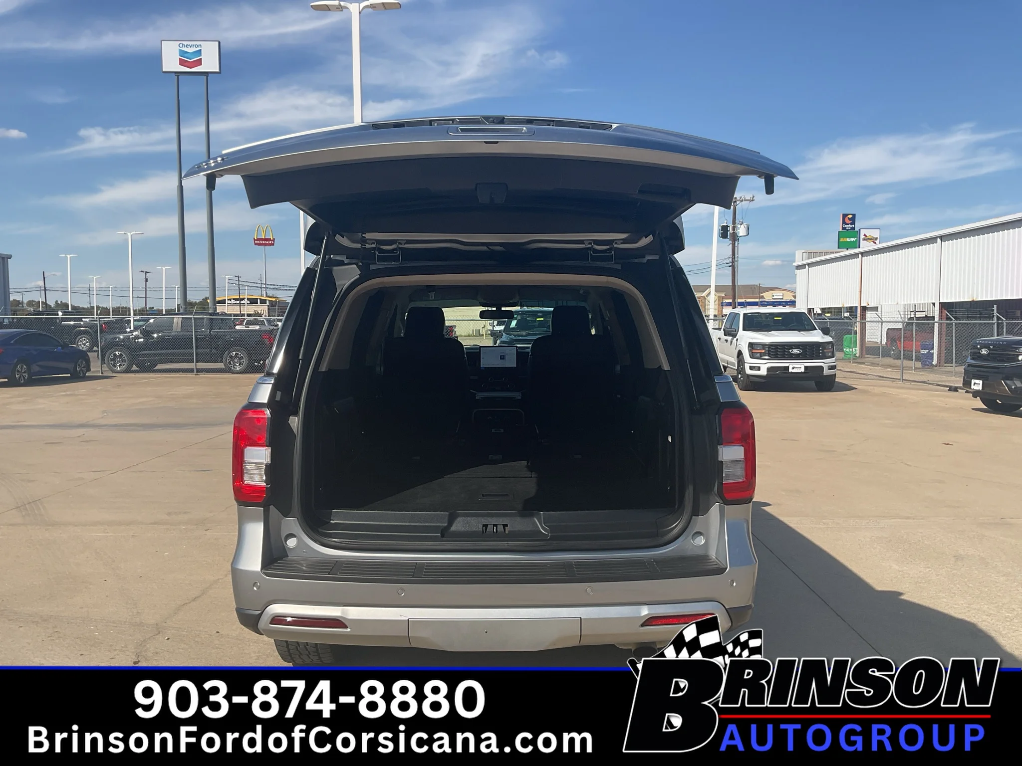 Used 2023 Iconic Silver Metallic Ford XLT image 12