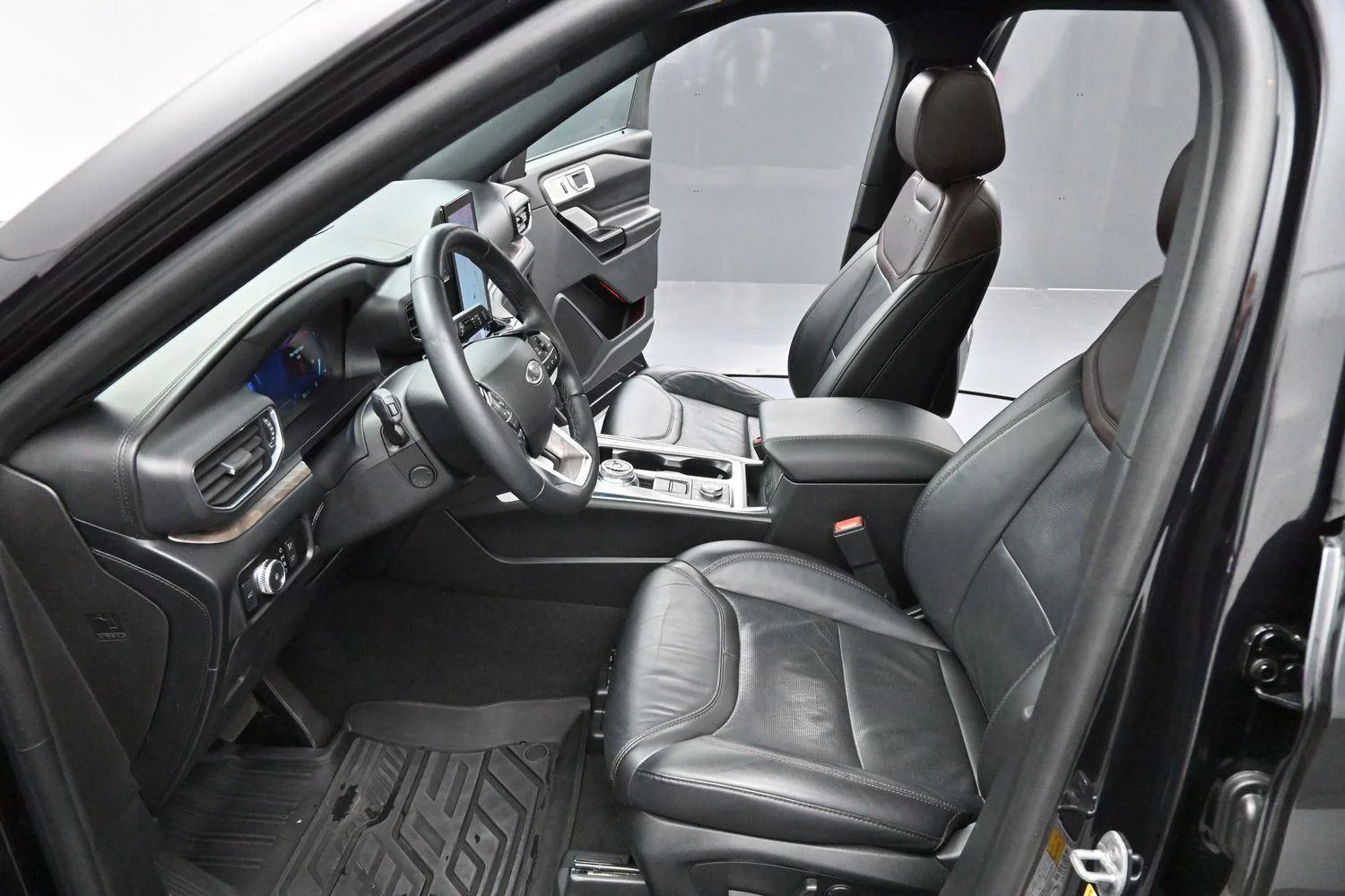 Used 2022 Agate Black Ford Platinum image 12